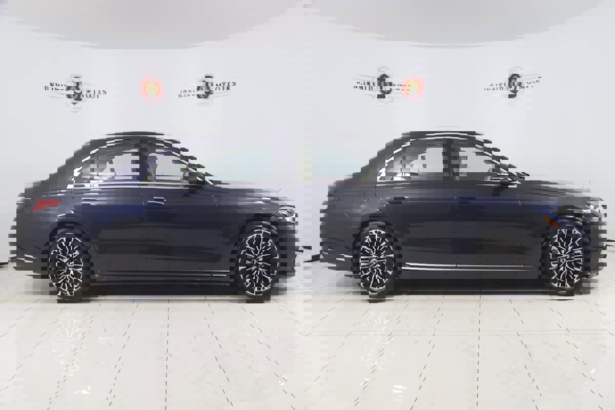 Used 2021 Mercedes-Benz S 580 4MATIC Sedan image 2