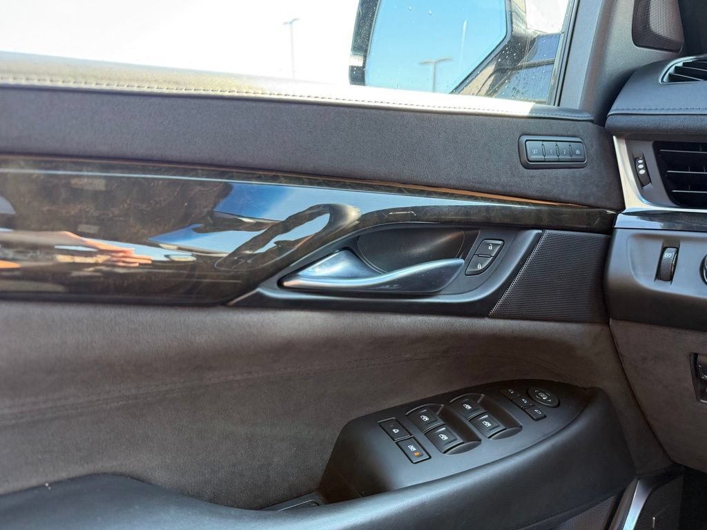 Used 2019 Cadillac Escalade Platinum AWD/4WD image 12