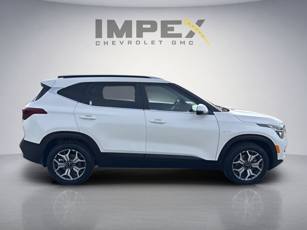 Used 2023 Kia Seltos EX AWD/4WD image 6