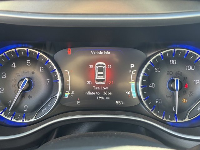 Used 2024 Chrysler Pacifica Touring-L image 26