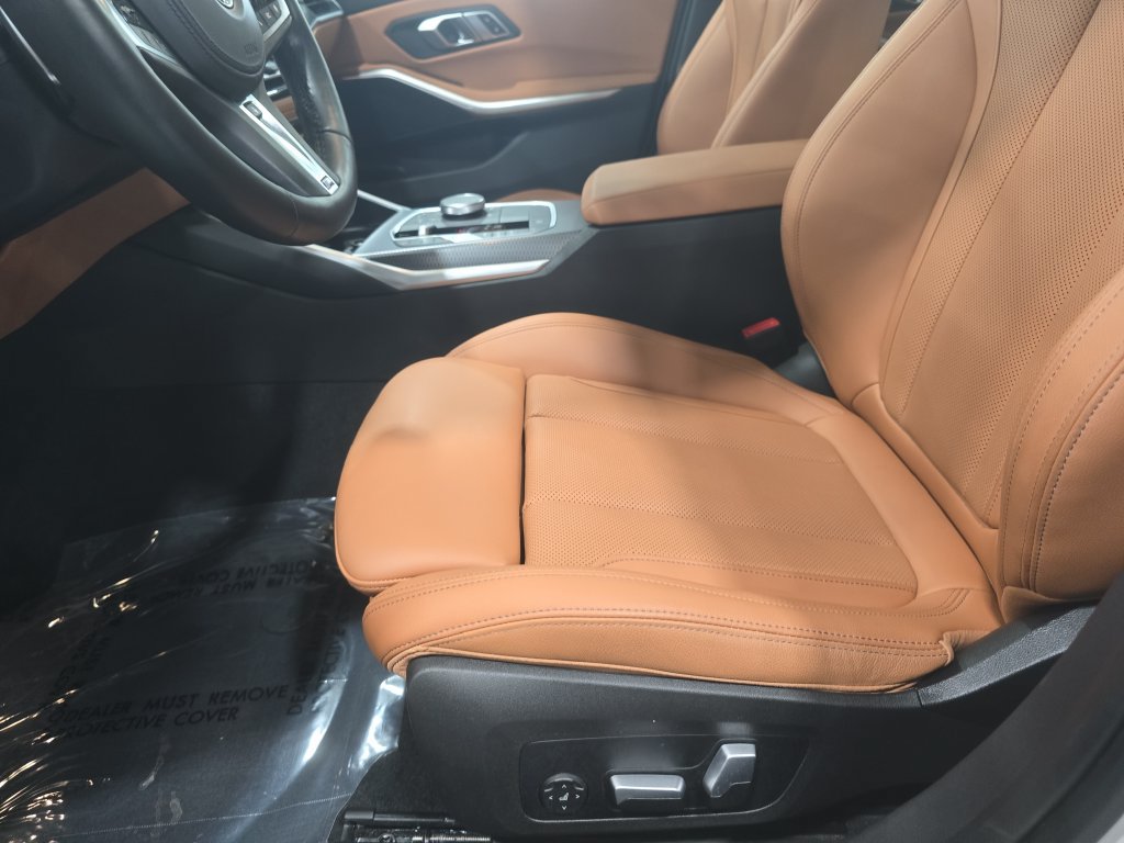 Certified 2023 BMW 330i Sedan w/ M Sport Package RWD image 19