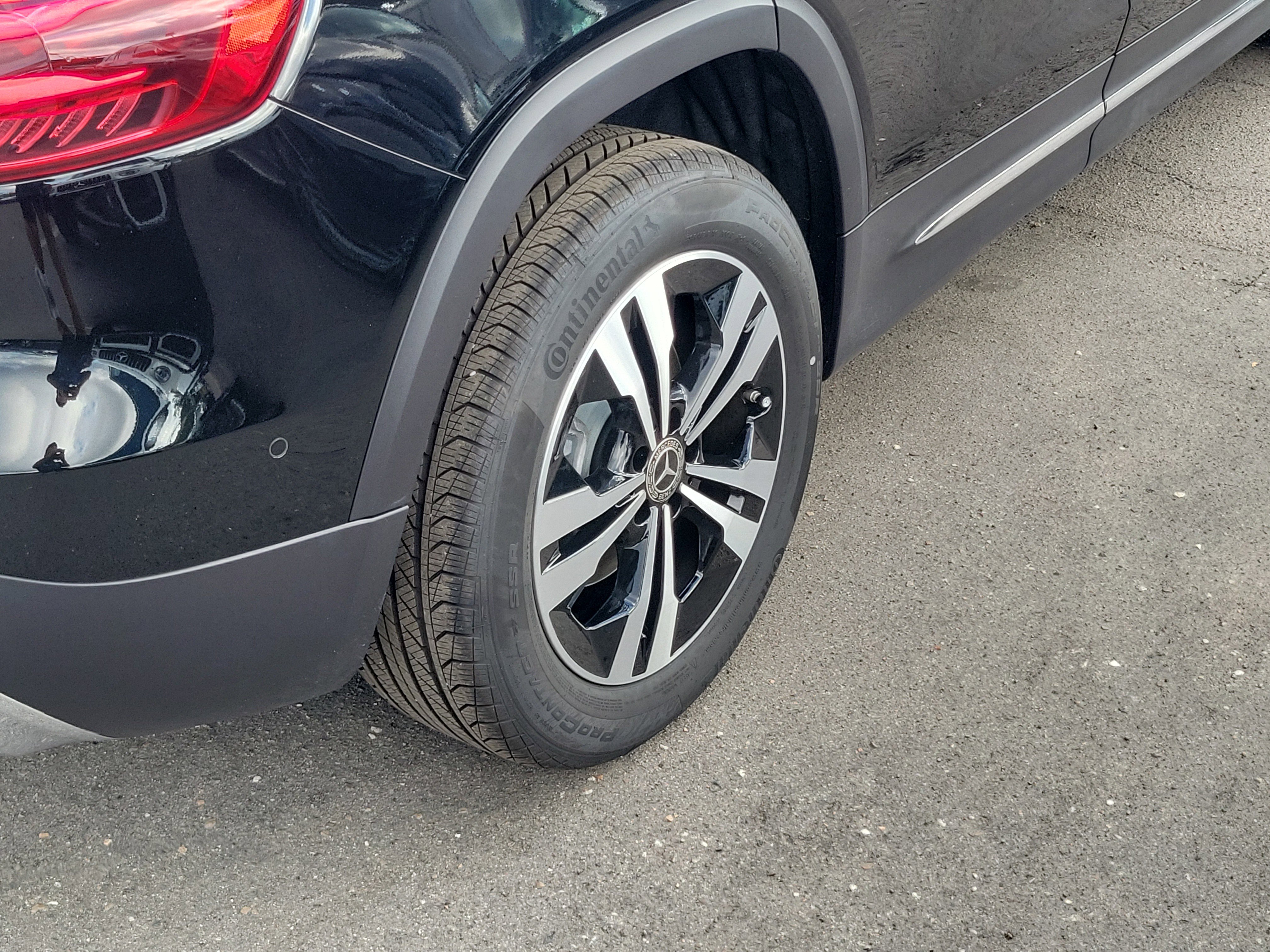 Certified 2025 Mercedes-Benz GLB 250 image 5