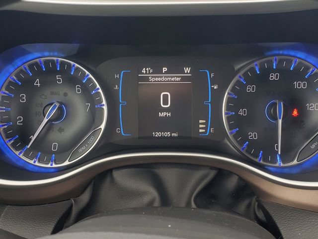 Used 2017 Chrysler Pacifica Touring image 18