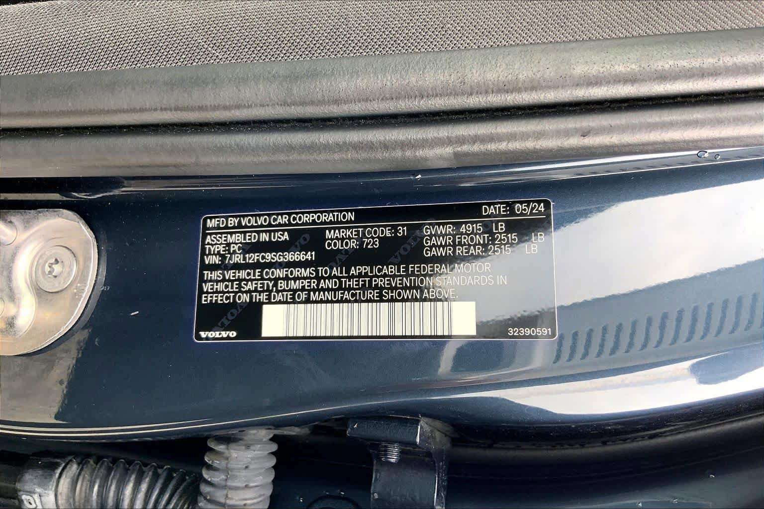 Used 2025 Volvo S60 B5 Plus FWD image 36