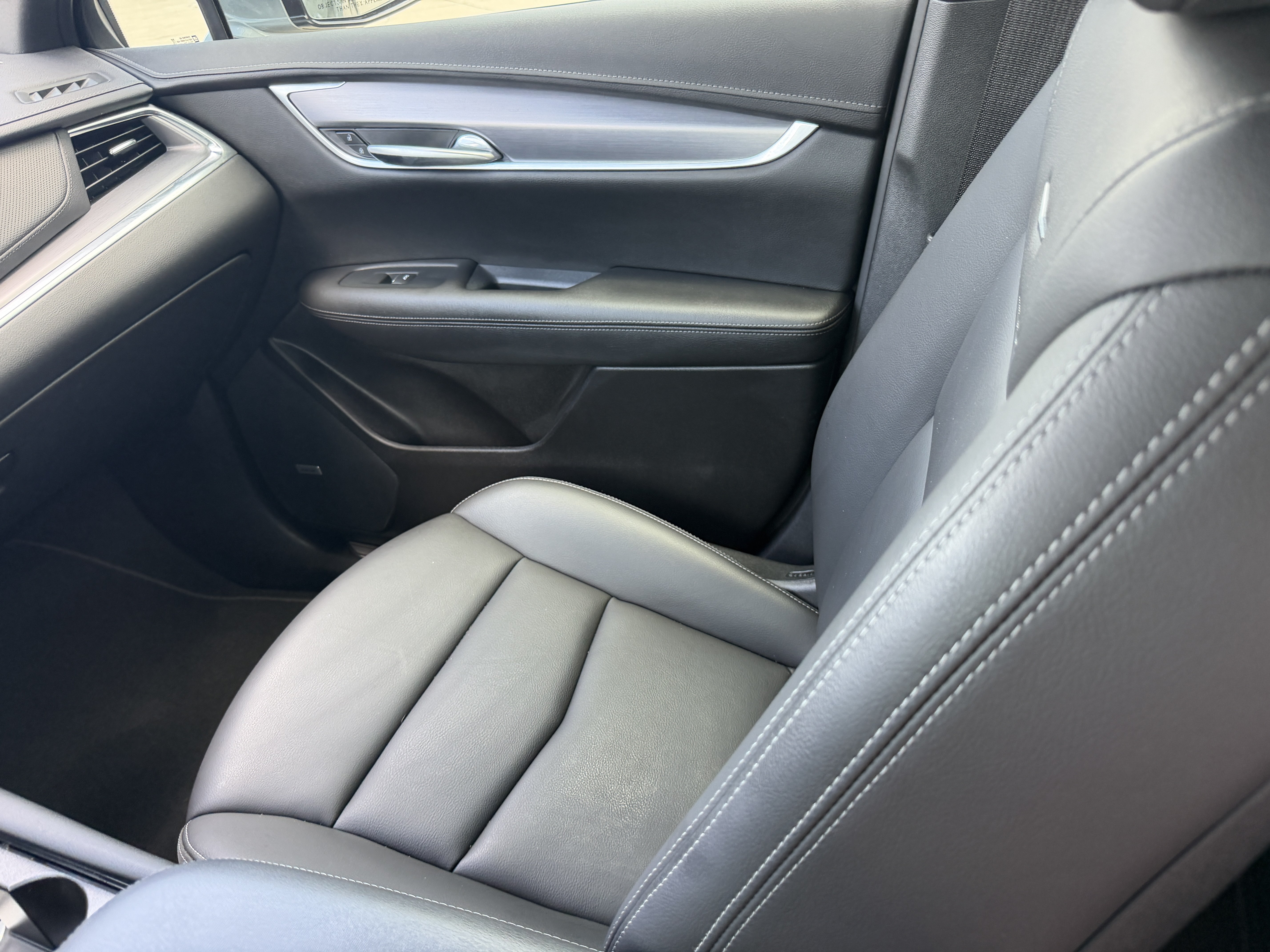 Used 2024 Cadillac XT5 Luxury FWD image 16