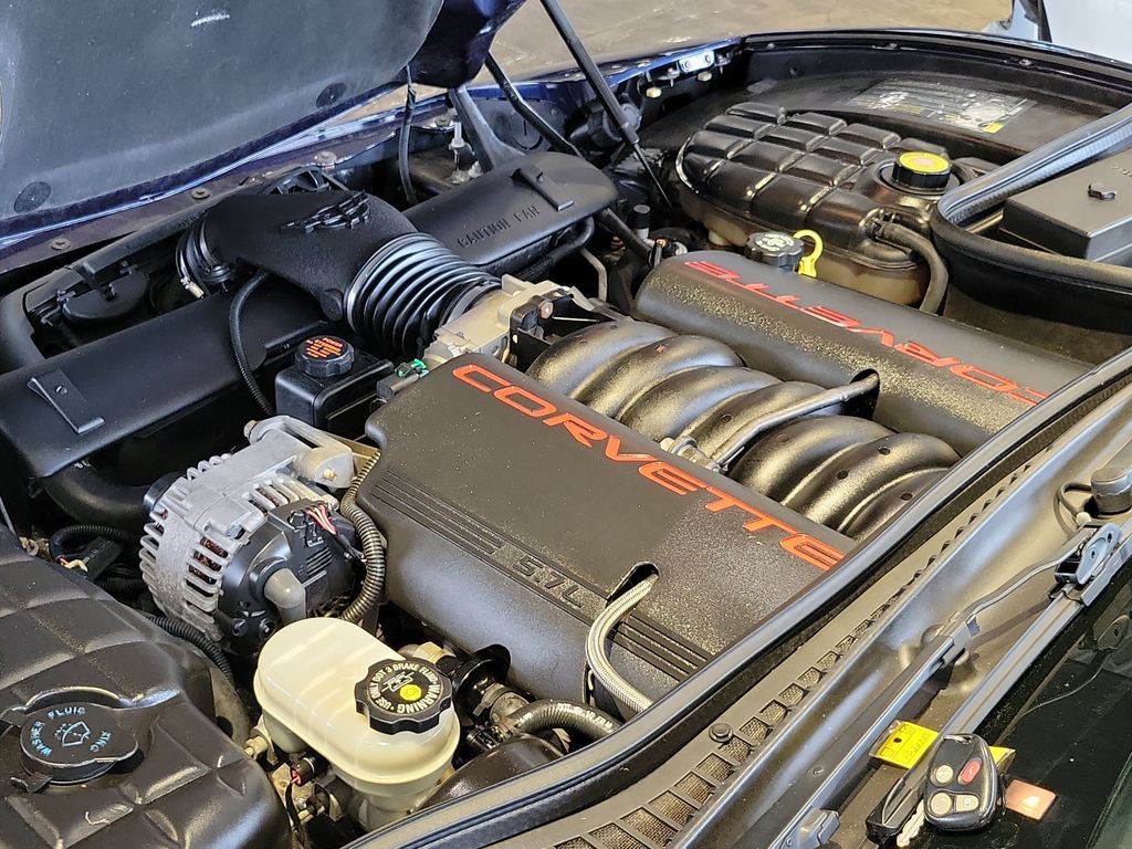 Used 2001 Chevrolet Corvette Convertible w/ Preferred Equipment Group1 RWD image 32