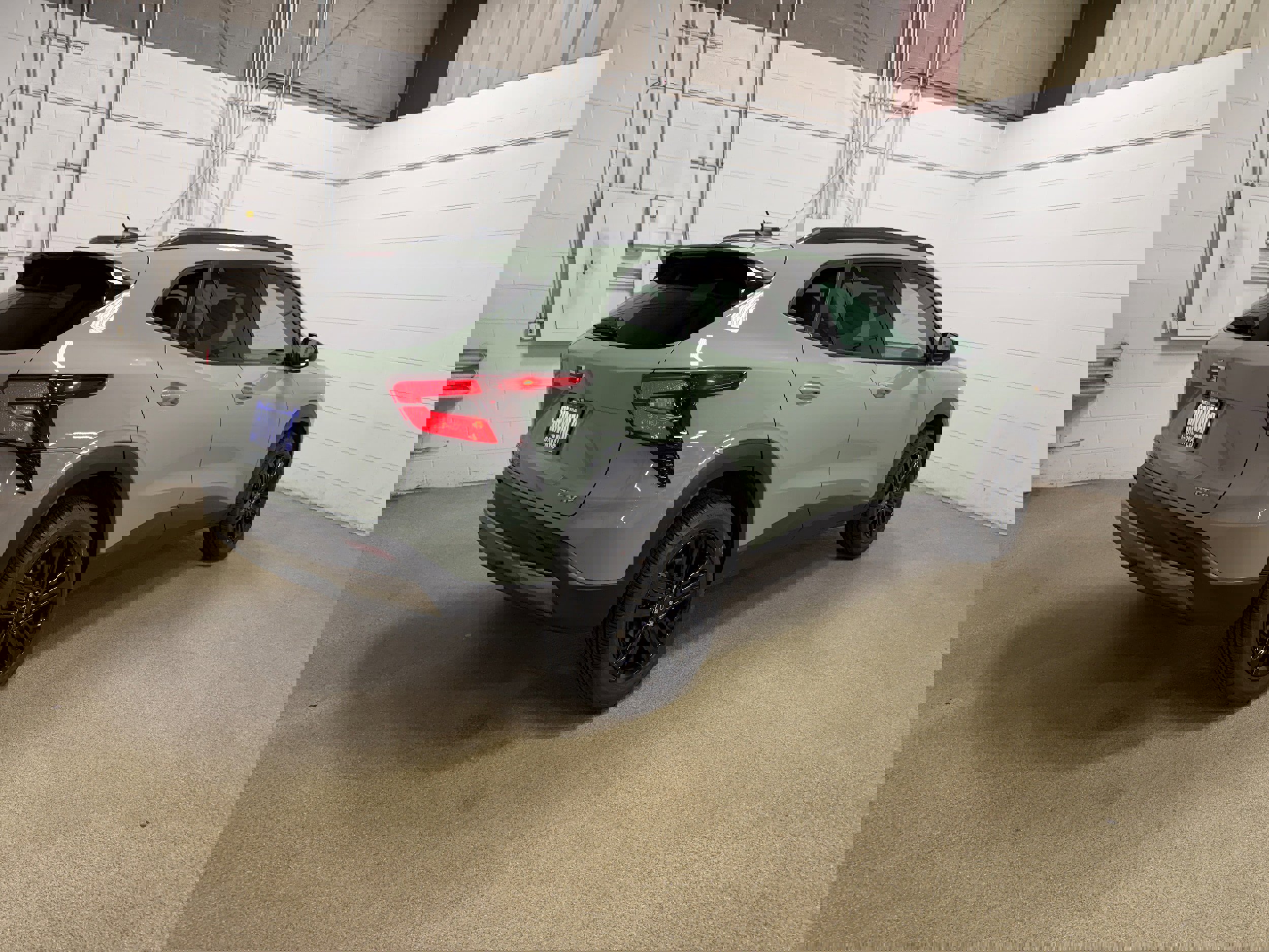 Used 2024 Chevrolet Trax ACTIV w/ Sunroof Package FWD image 8