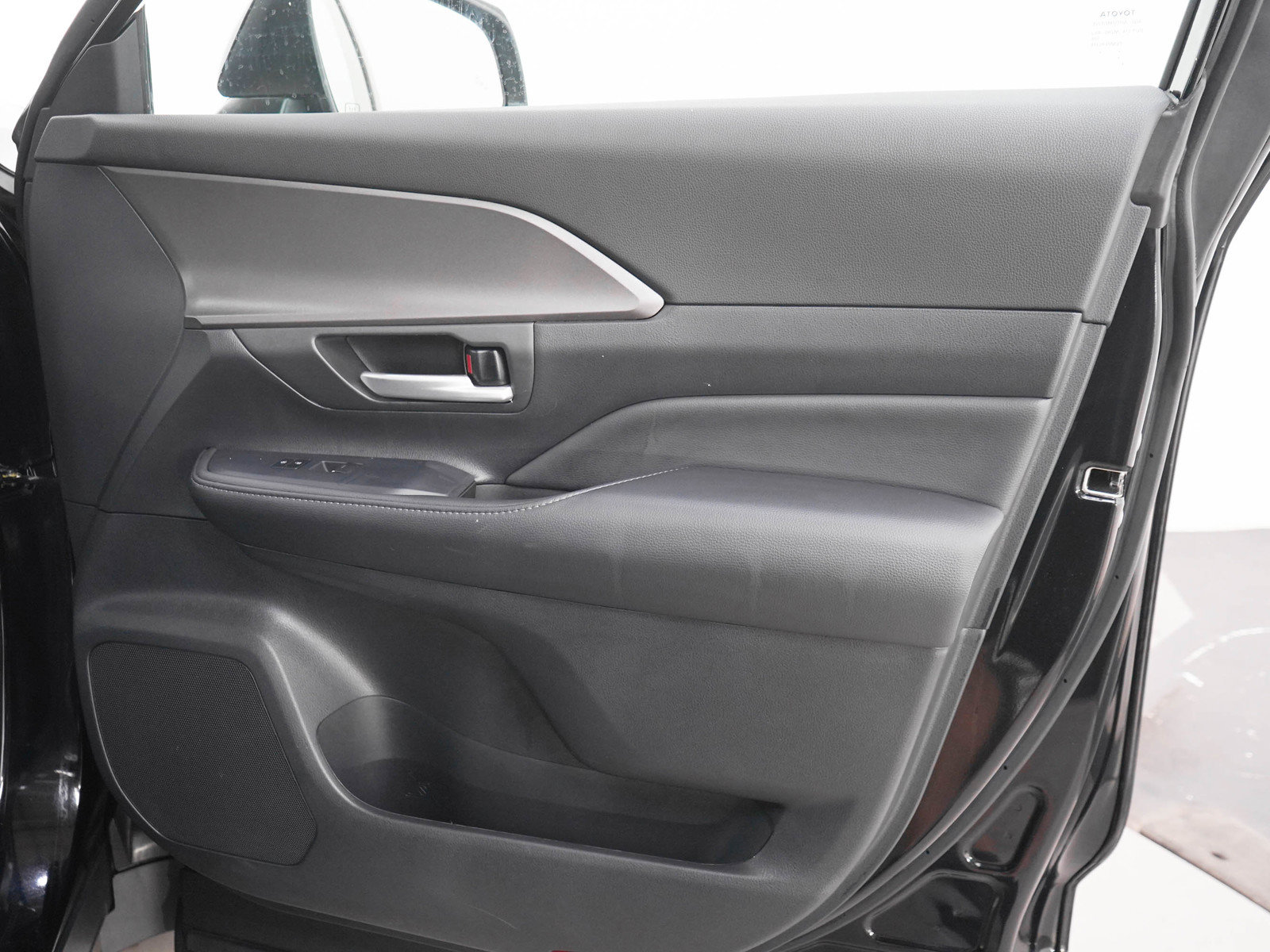 Used 2025 Toyota Grand Highlander AWD image 12