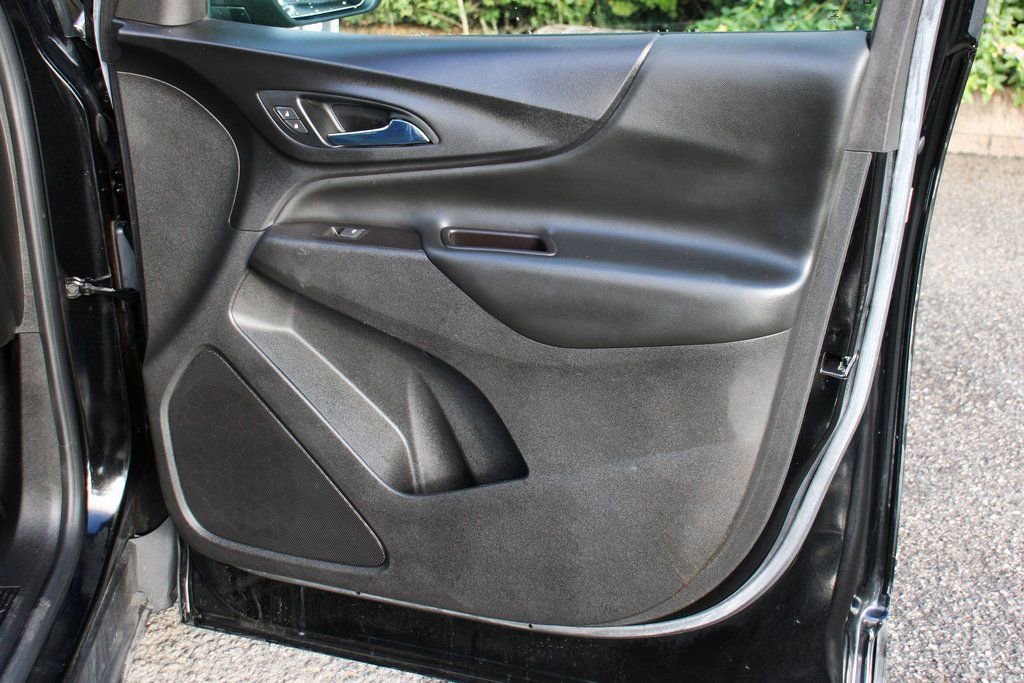 Used 2022 Chevrolet Equinox LT w/ Driver Convenience Package FWD image 39