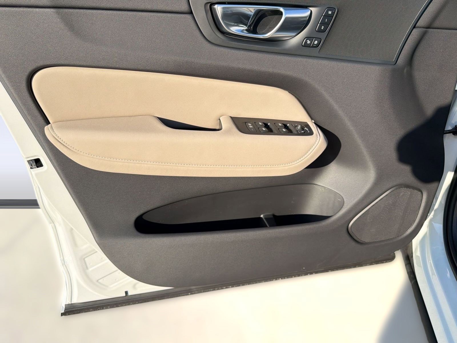 New 2026 Volvo XC60 T8 Core AWD/4WD image 21