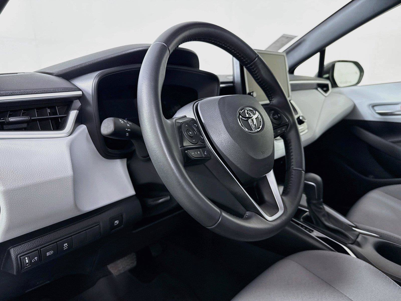 Certified 2026 Toyota Corolla SE FWD image 4