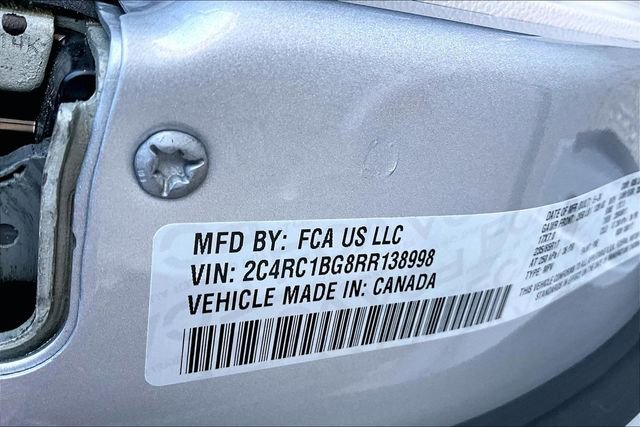 Used 2024 Chrysler Pacifica Touring-L image 19