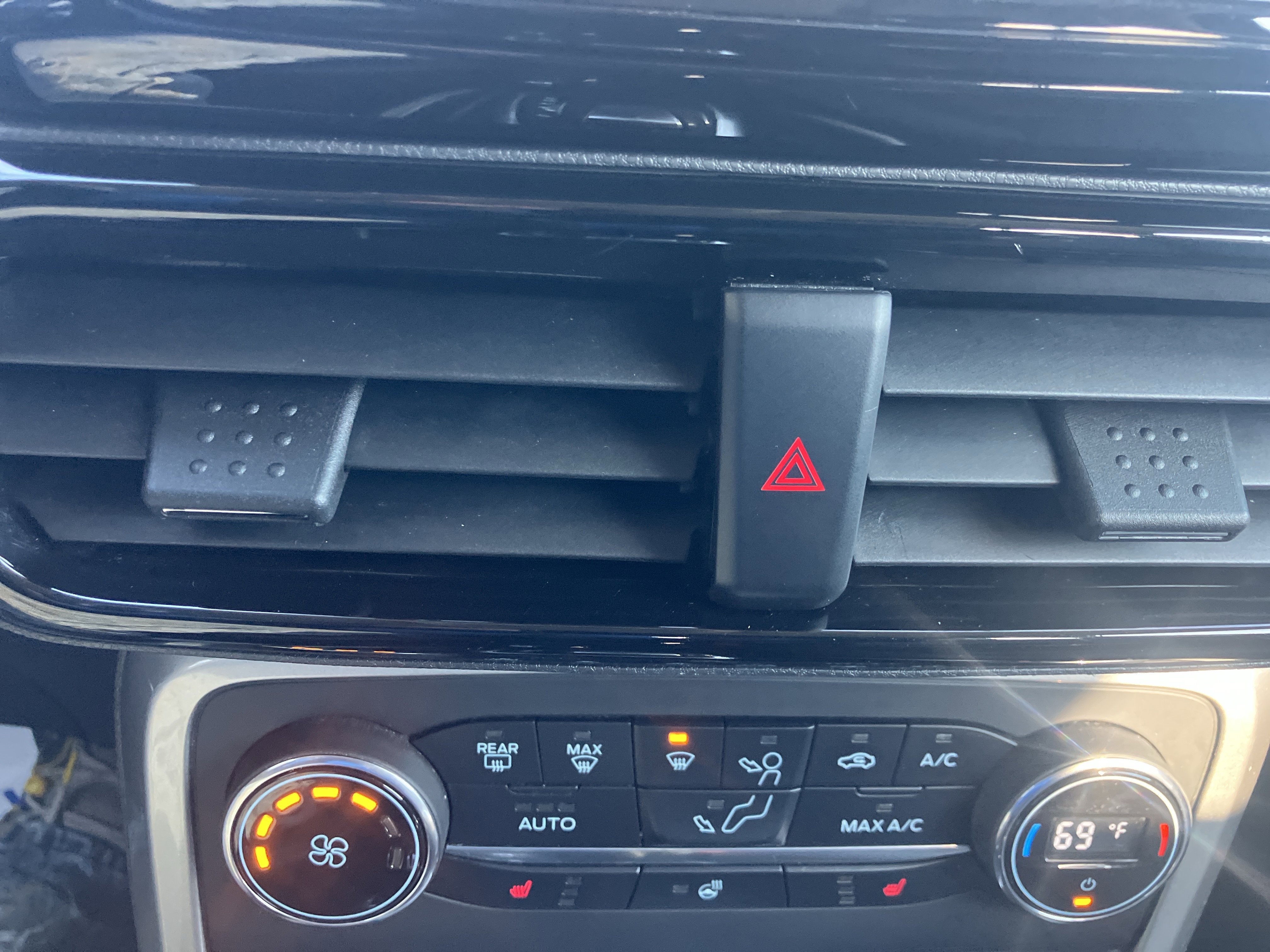 Used 2021 Ford EcoSport Titanium w/ Interior Protection Package image 24