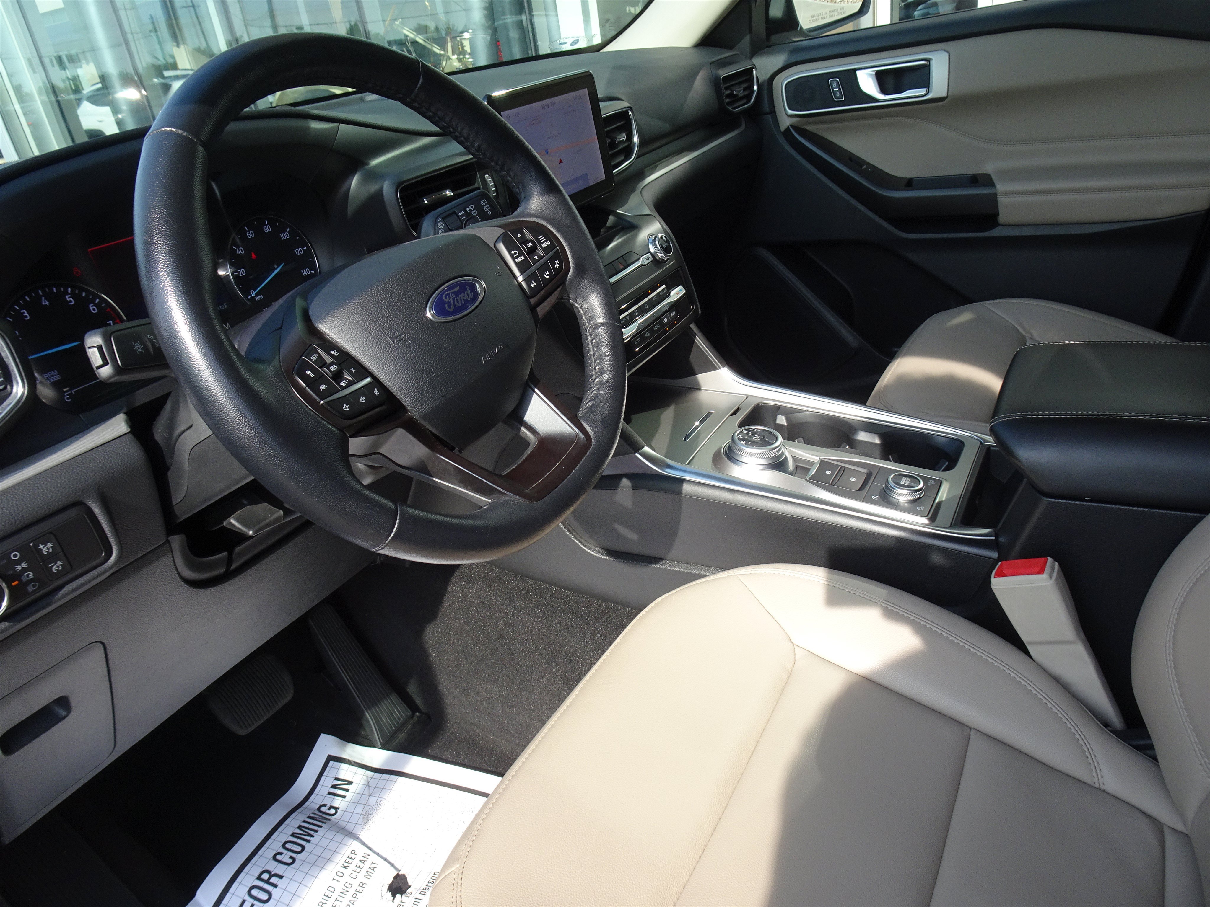 Used 2020 Ford Explorer XLT w/ Equipment Group 202A AWD/4WD image 11