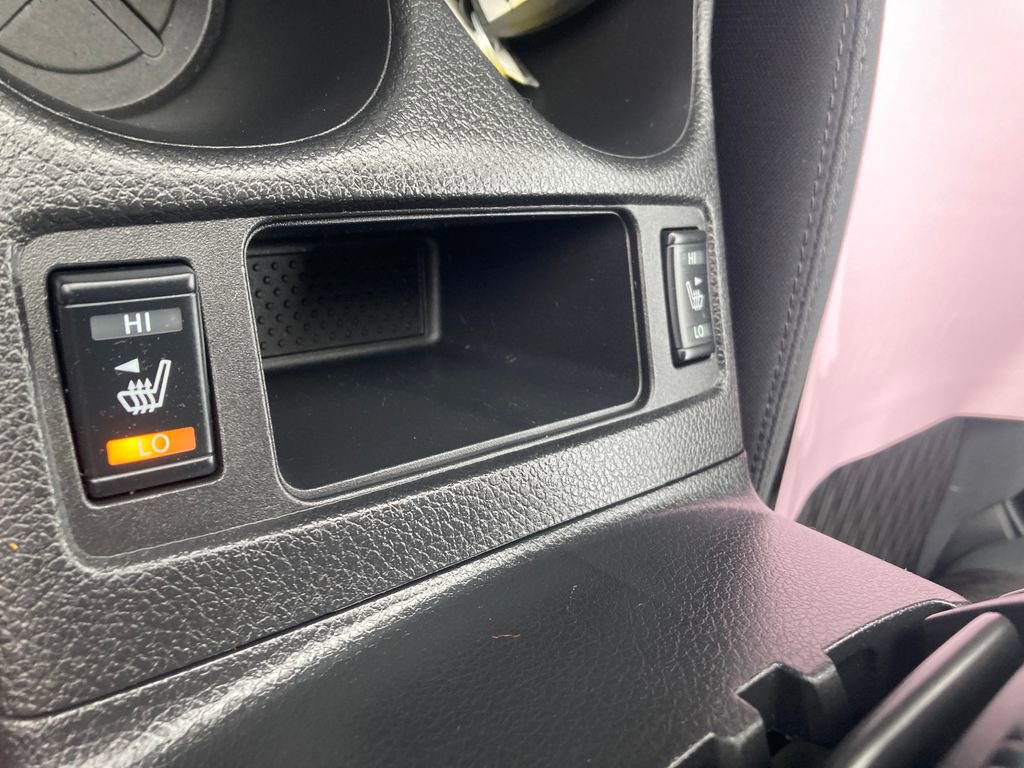 Used 2018 Nissan Rogue SV w/ Premium Package image 47