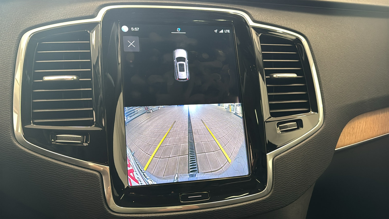 Used 2023 Volvo XC90 B6 Plus w/ Protection Package AWD/4WD image 18