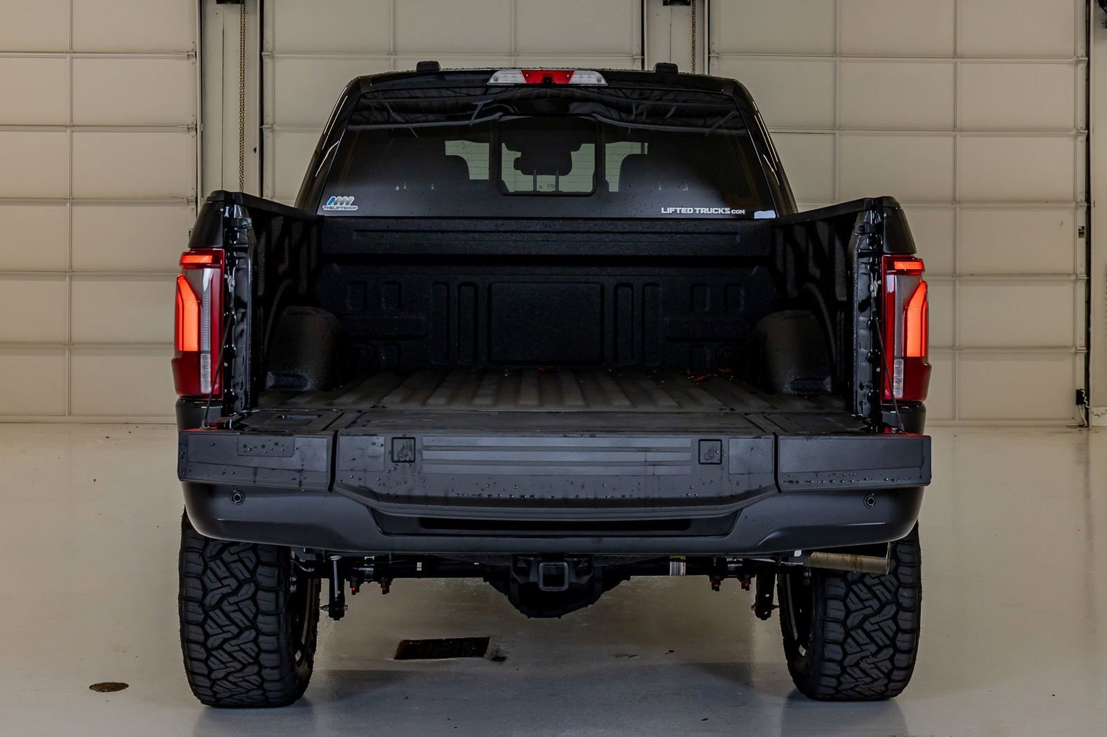 Used 2025 Ford F150 Platinum w/ FX4 Off-Road Package AWD/4WD image 9
