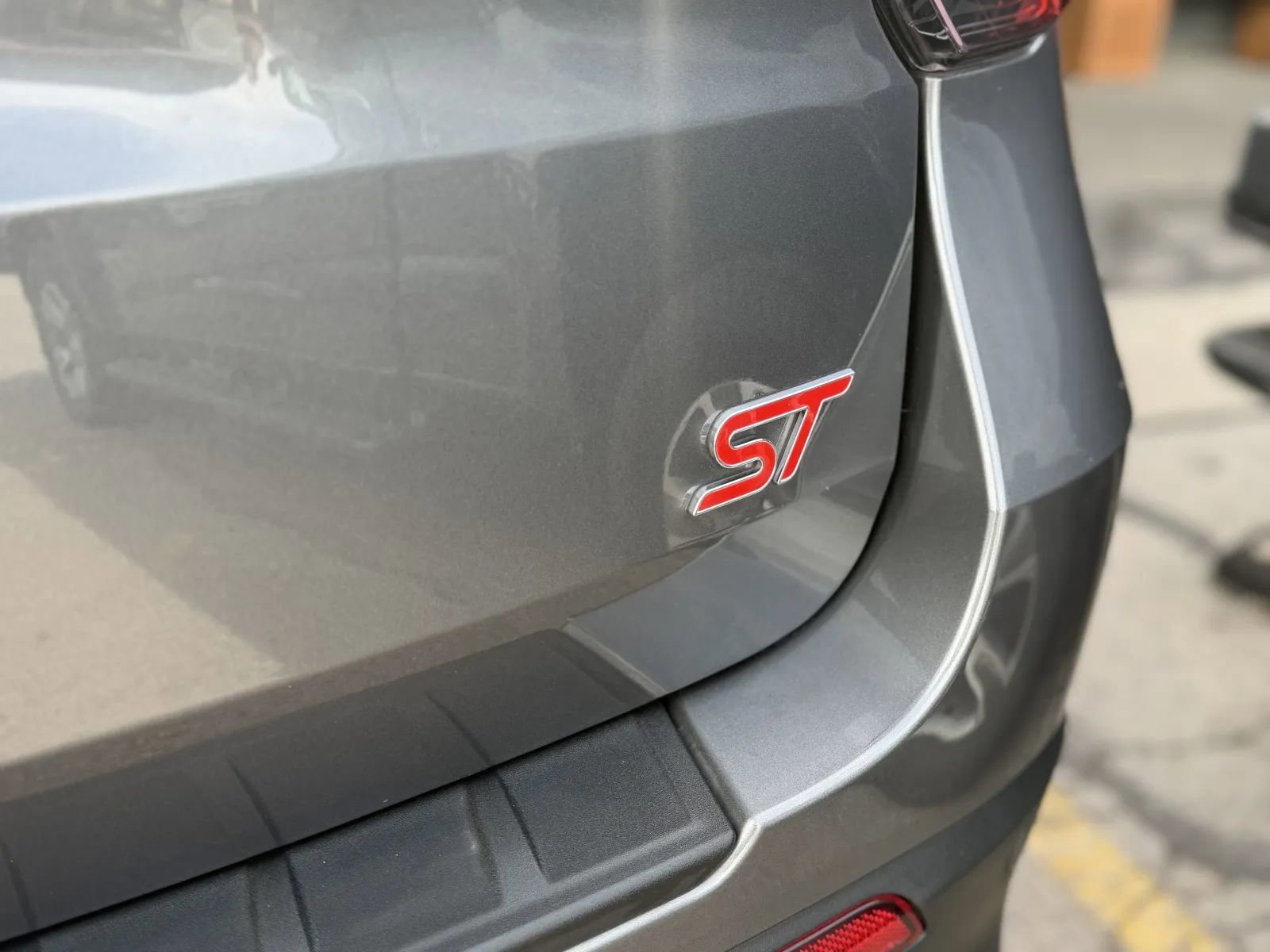 Used 2025 Ford Explorer ST image 47