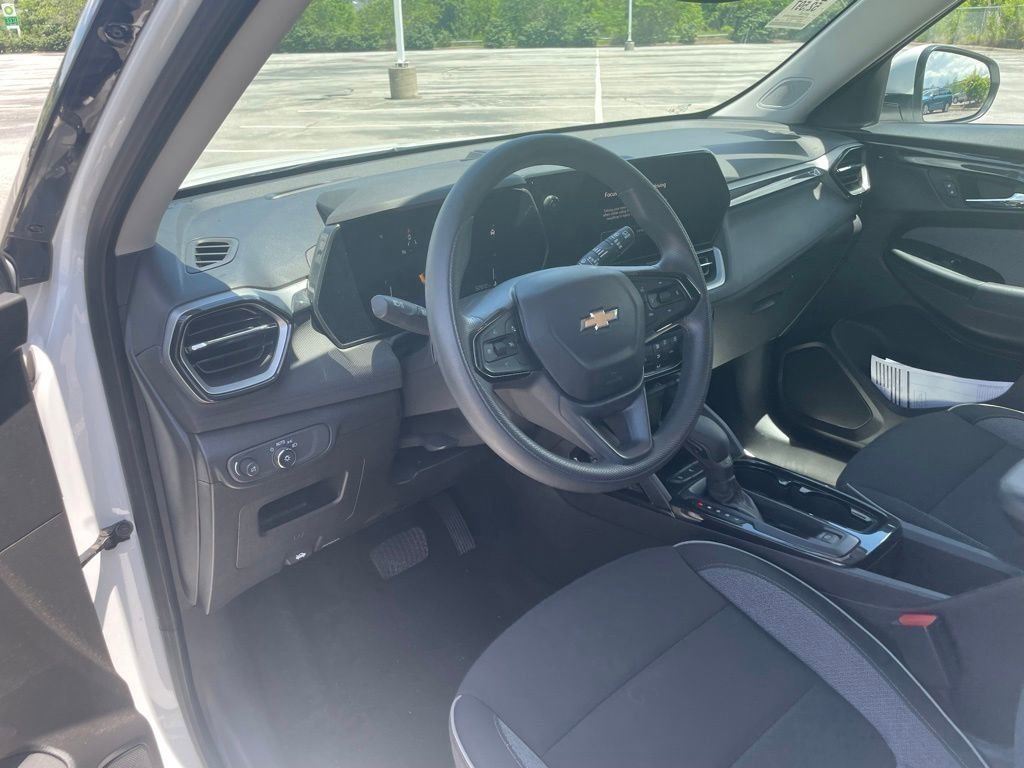 Used 2024 Chevrolet TrailBlazer LT FWD image 16