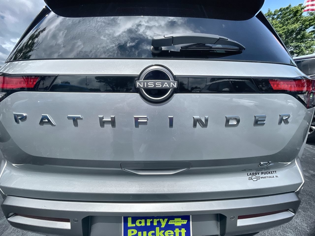 Used 2023 Nissan Pathfinder SL FWD image 30