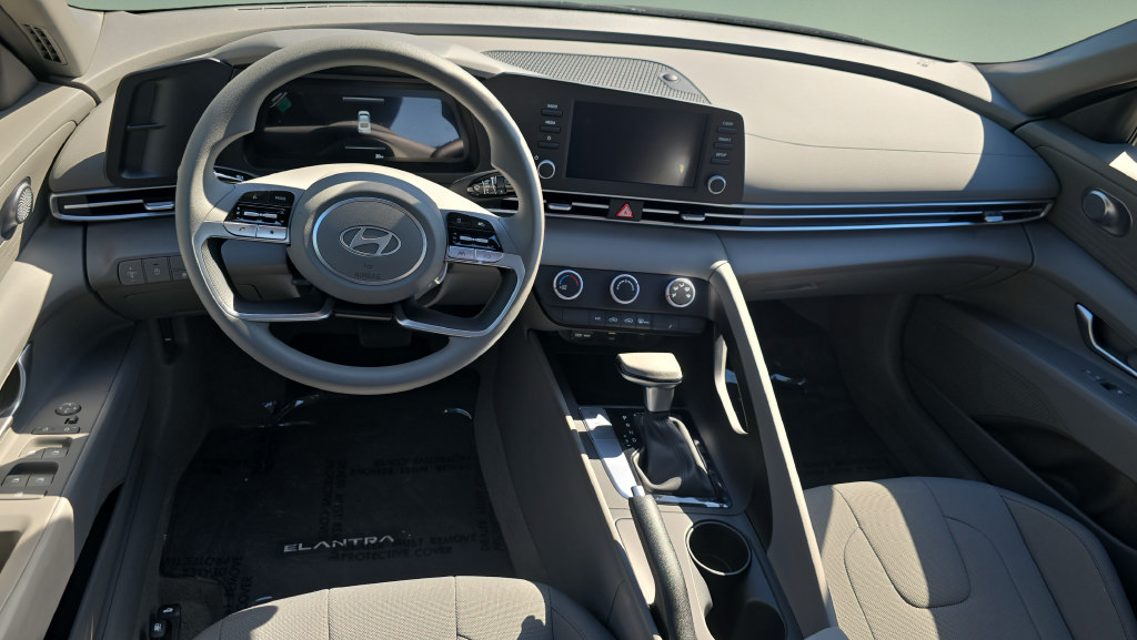 New 2026 Hyundai Elantra SE FWD image 11