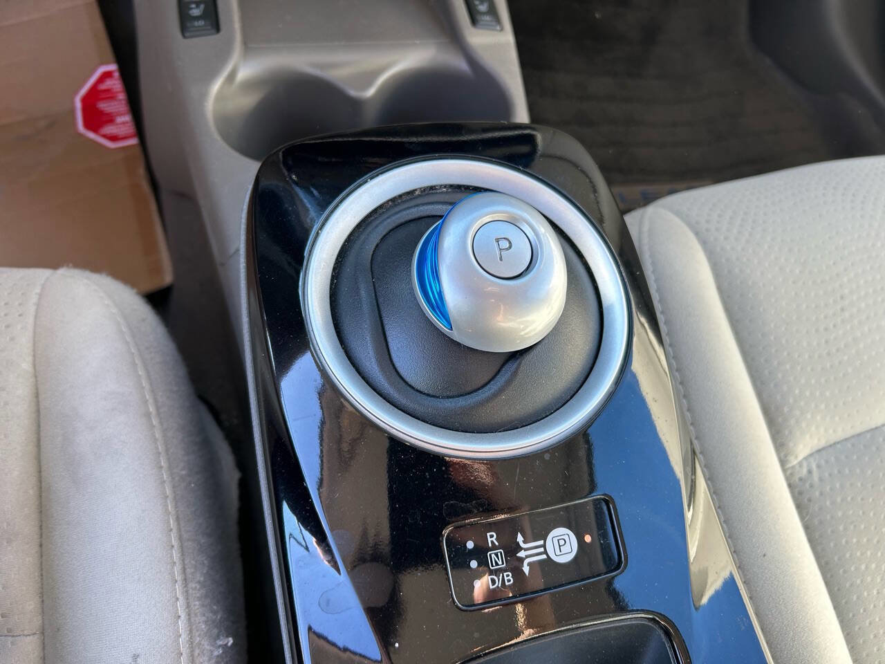 Used 2014 Nissan Leaf SV w/ LED & Quick Charge Package image 12