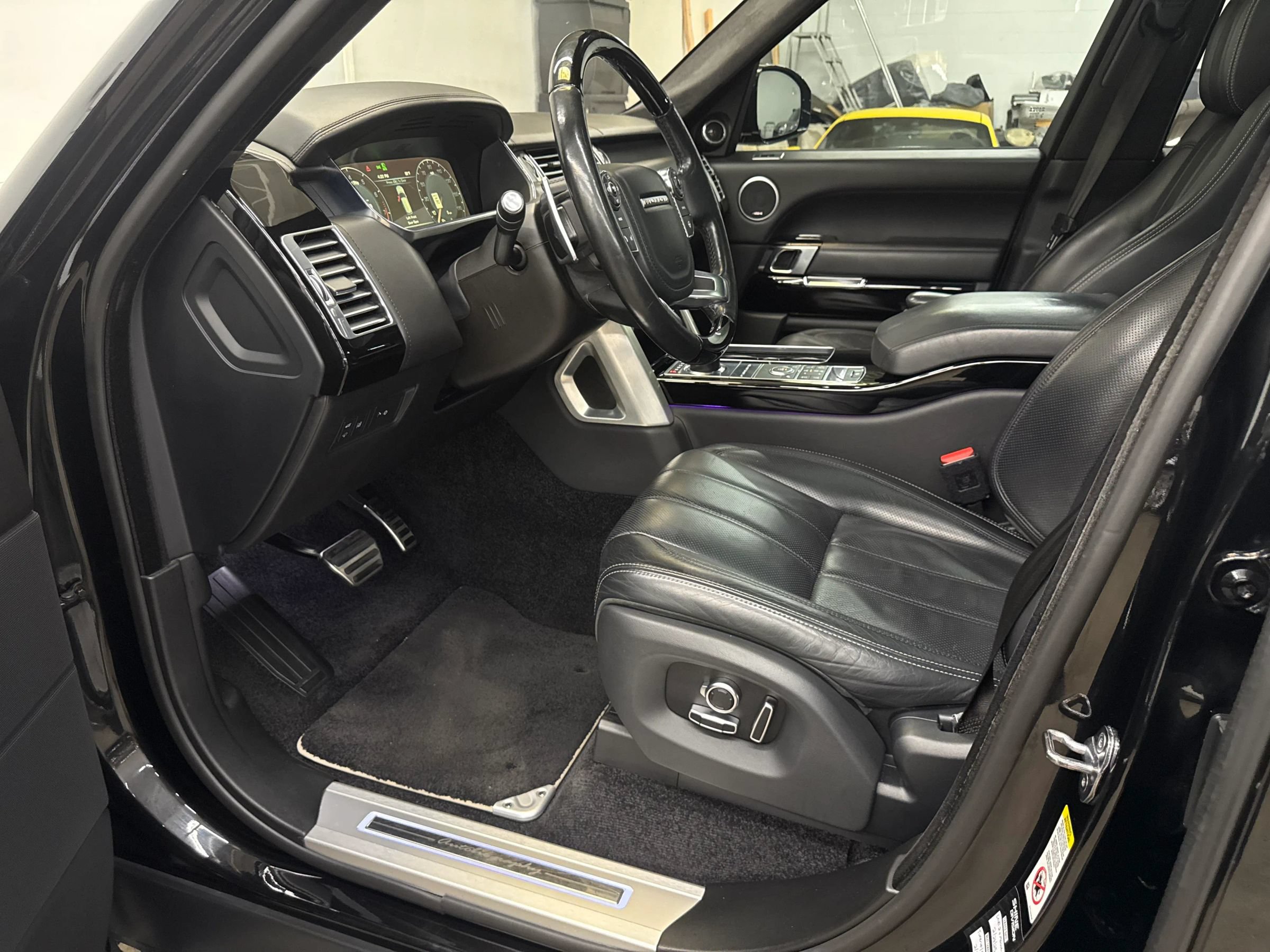 Used 2016 Land Rover Range Rover Autobiography AWD/4WD image 17