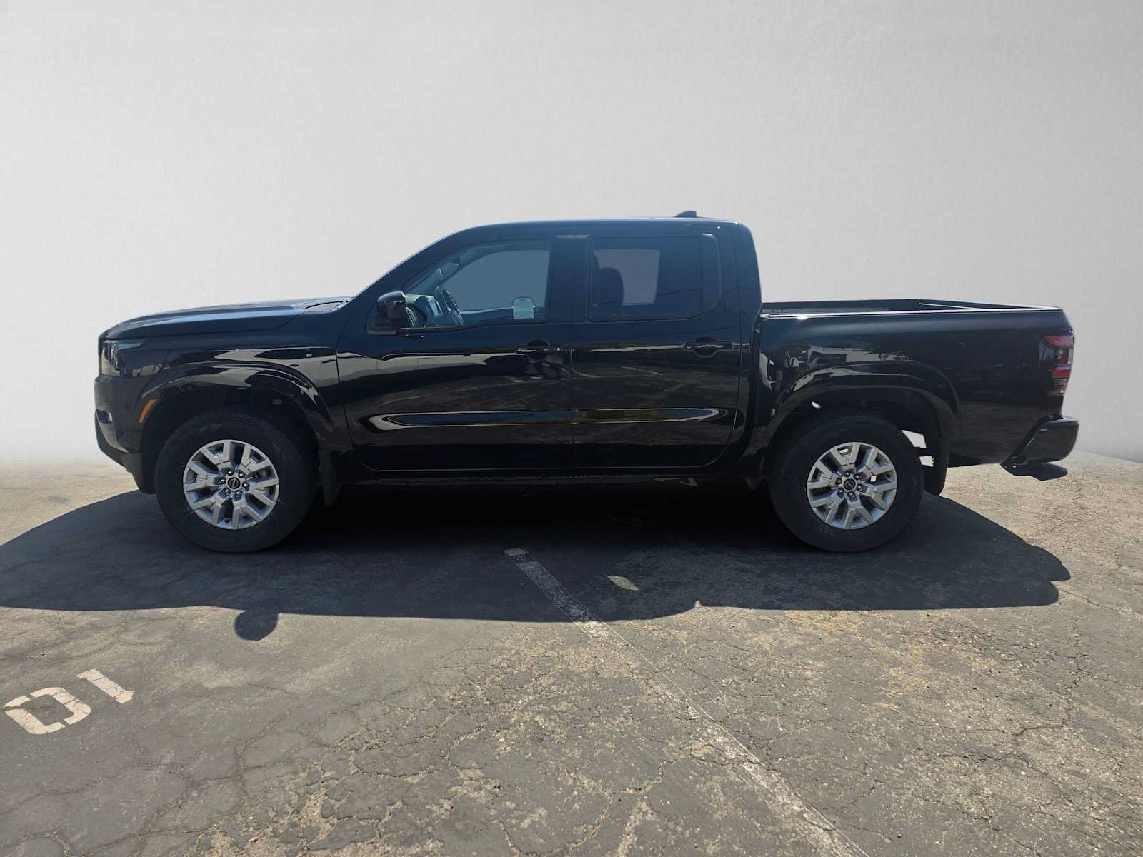Used 2023 Nissan Frontier SV w/ SV Convenience Package RWD image 6