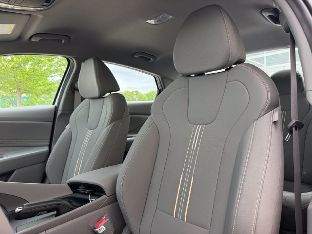 New 2026 Hyundai Elantra SEL Sport FWD image 5