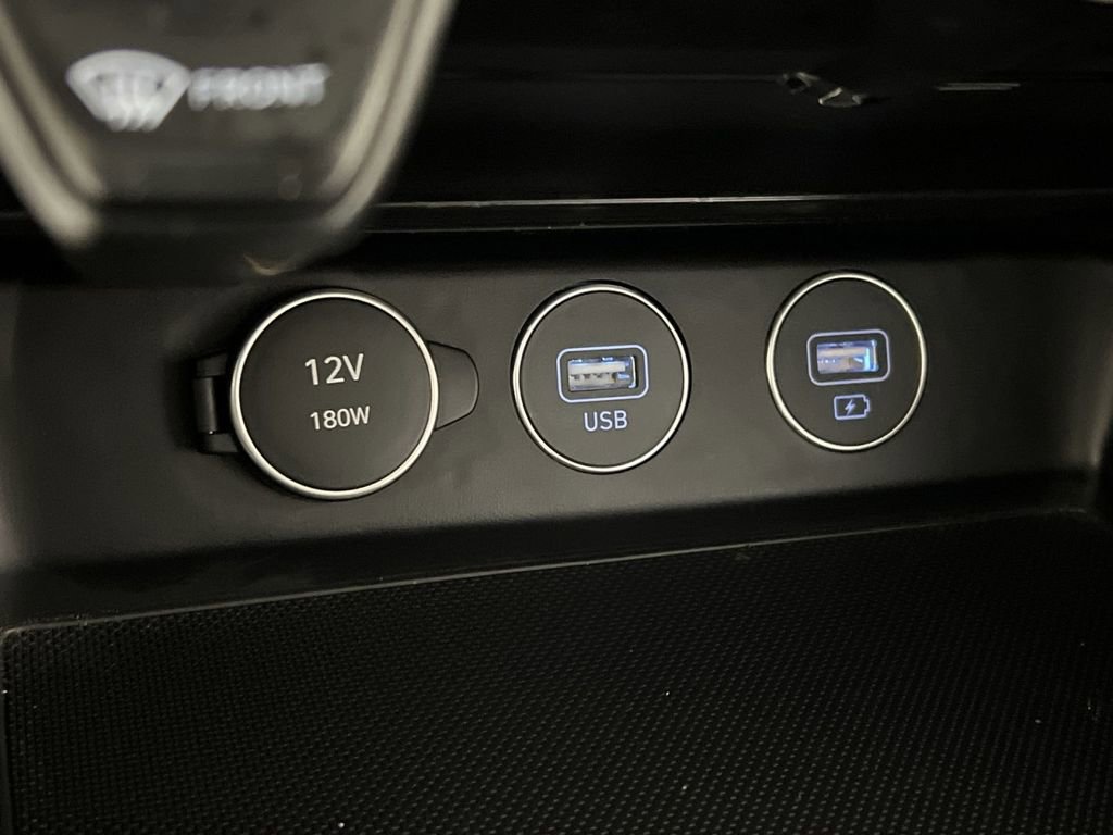 Used 2023 Genesis G70 2.0T image 33