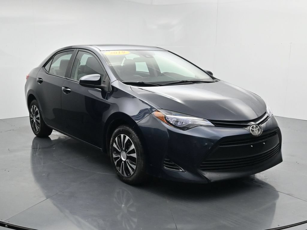 Used 2019 Toyota Corolla LE FWD image 2