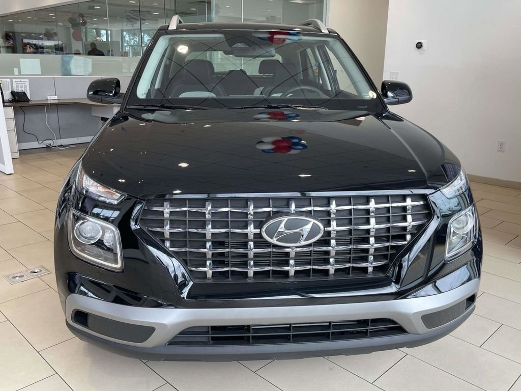 New 2025 Hyundai Venue SEL FWD image 8
