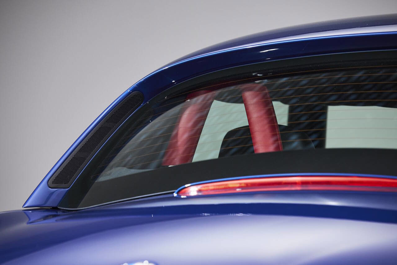 Used 2002 BMW Z8 image 47