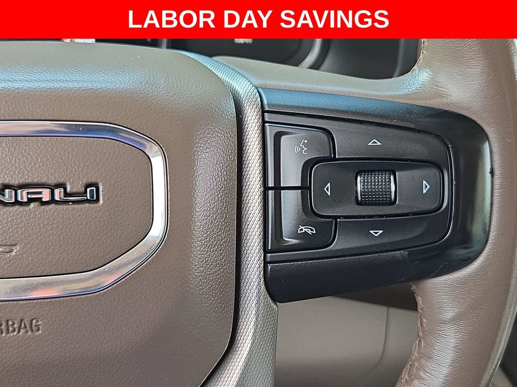 Used 2021 GMC Yukon XL Denali w/ Denali Premium Package AWD/4WD image 24