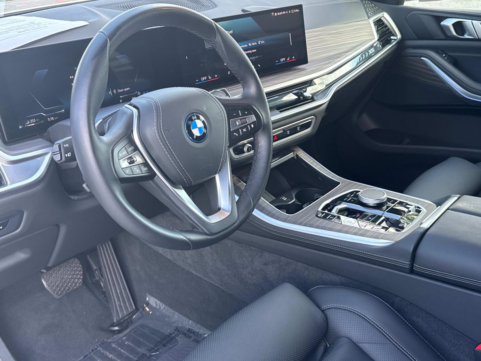 Certified 2025 BMW X5 xDrive50e w/ Parking Assistance Package image 33