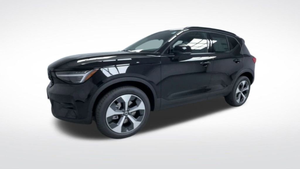 New 2026 Volvo XC40 B5 Plus w/ Protection Package Premier AWD/4WD image 19