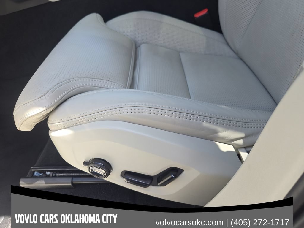 Used 2026 Volvo XC90 B6 Ultra w/ Protection Package AWD/4WD image 25