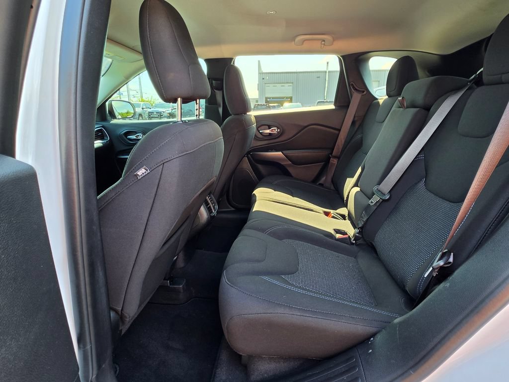 Used 2020 Jeep Cherokee Latitude AWD/4WD image 30
