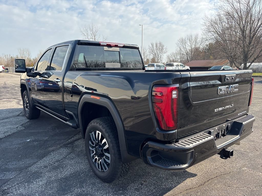 Used 2024 GMC Sierra 2500 Denali Ultimate image 9