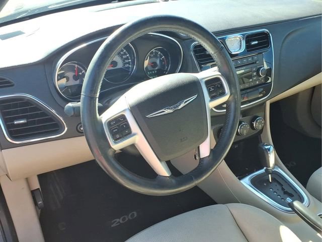 Used 2013 Chrysler 200 Touring FWD image 5