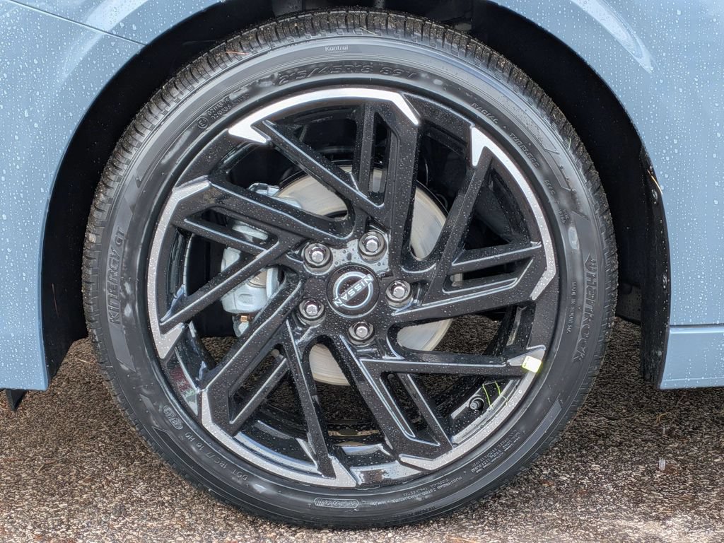 New 2026 Nissan Sentra SR w/ SR Premium Package FWD image 13