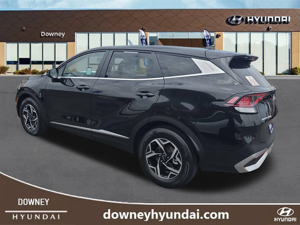 Used 2025 Kia Sportage LX FWD image 3
