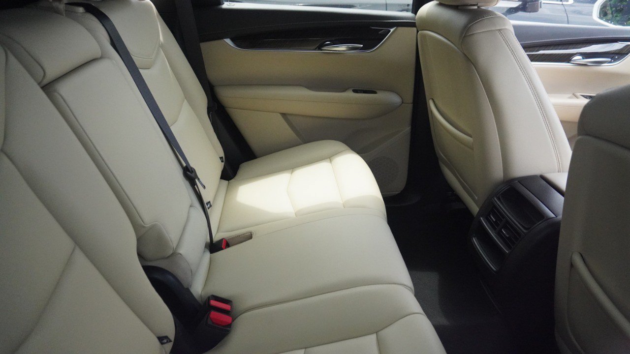 Used 2018 Cadillac XT5 FWD image 12