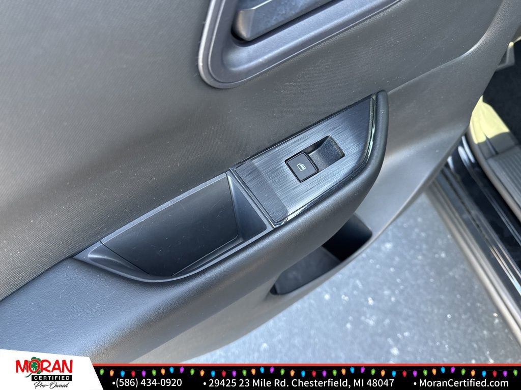 Used 2024 Nissan Rogue S image 22