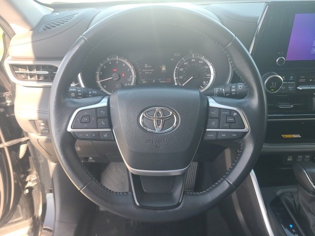 Used 2024 Toyota Highlander XLE image 20