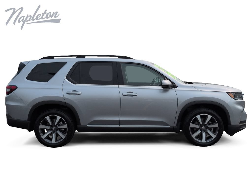 Used 2024 Honda Pilot Touring image 7