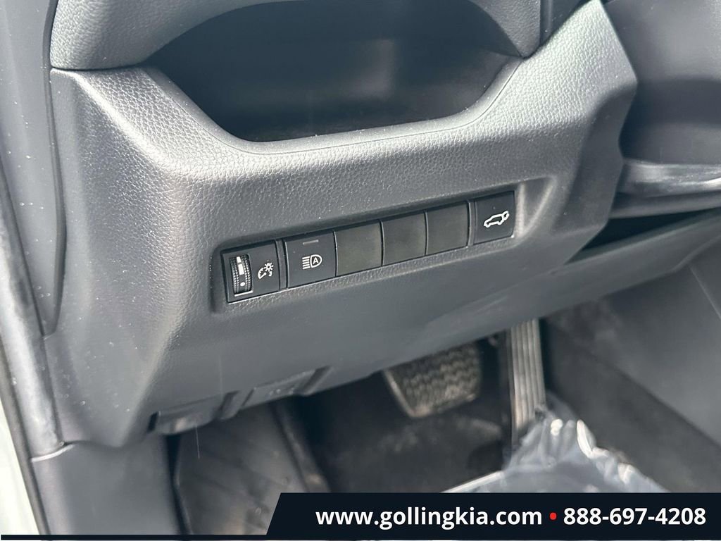 Used 2020 Toyota RAV4 XLE w/ Convenience Package AWD/4WD image 19