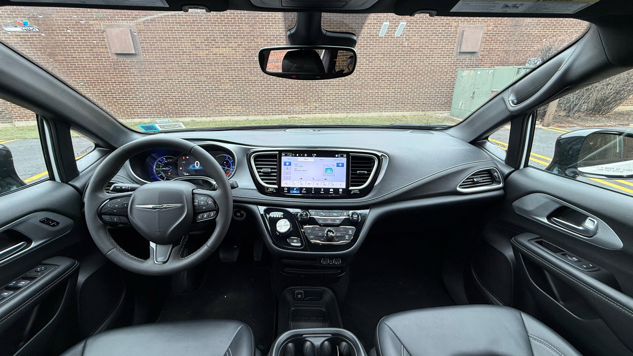 Used 2024 Chrysler Pacifica Select FWD image 15