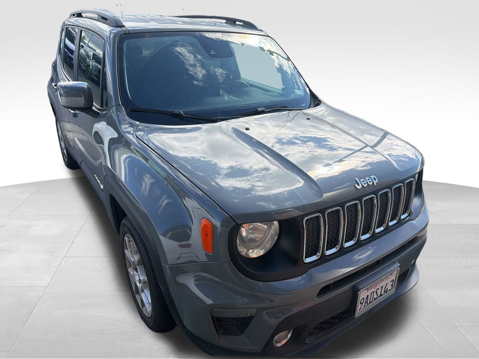 Used 2021 Jeep Renegade Latitude image 1