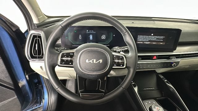 Used 2025 Kia Sorento EX AWD/4WD image 14